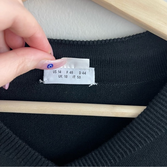 AKRIS PUNTO Women’s Black Cotton V Neck Casual Crochet Bell Sleeve Sweater - Picture 6 of 9